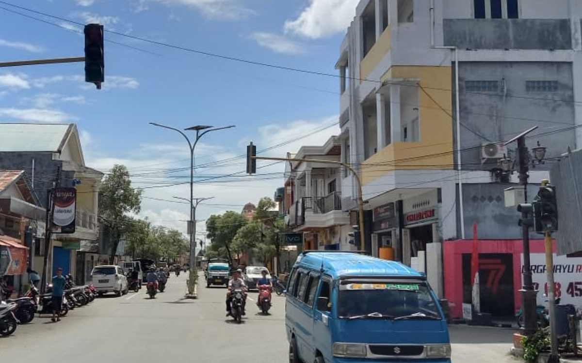 Pengendara Minta Traffic Light Difungsikan, Kadishub Sula Hanya Diam