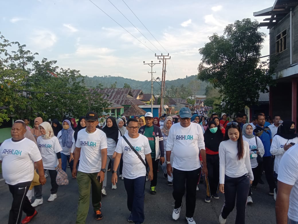 Rayakan HUT BUMN, Ribuan Warga Antuasias Ikut Jalan Sehat